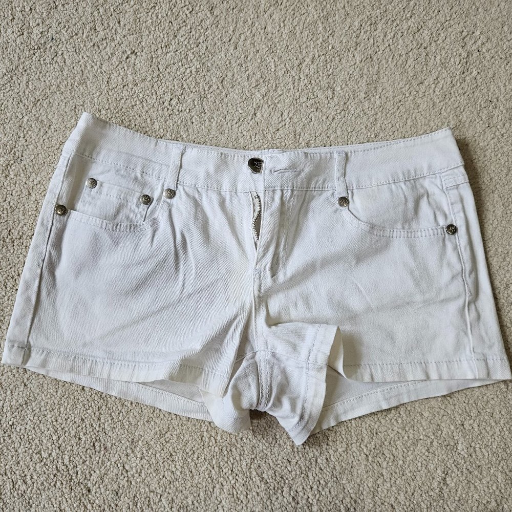 White stretchy jean shorts